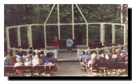 chapel2.jpg (10002 bytes)
